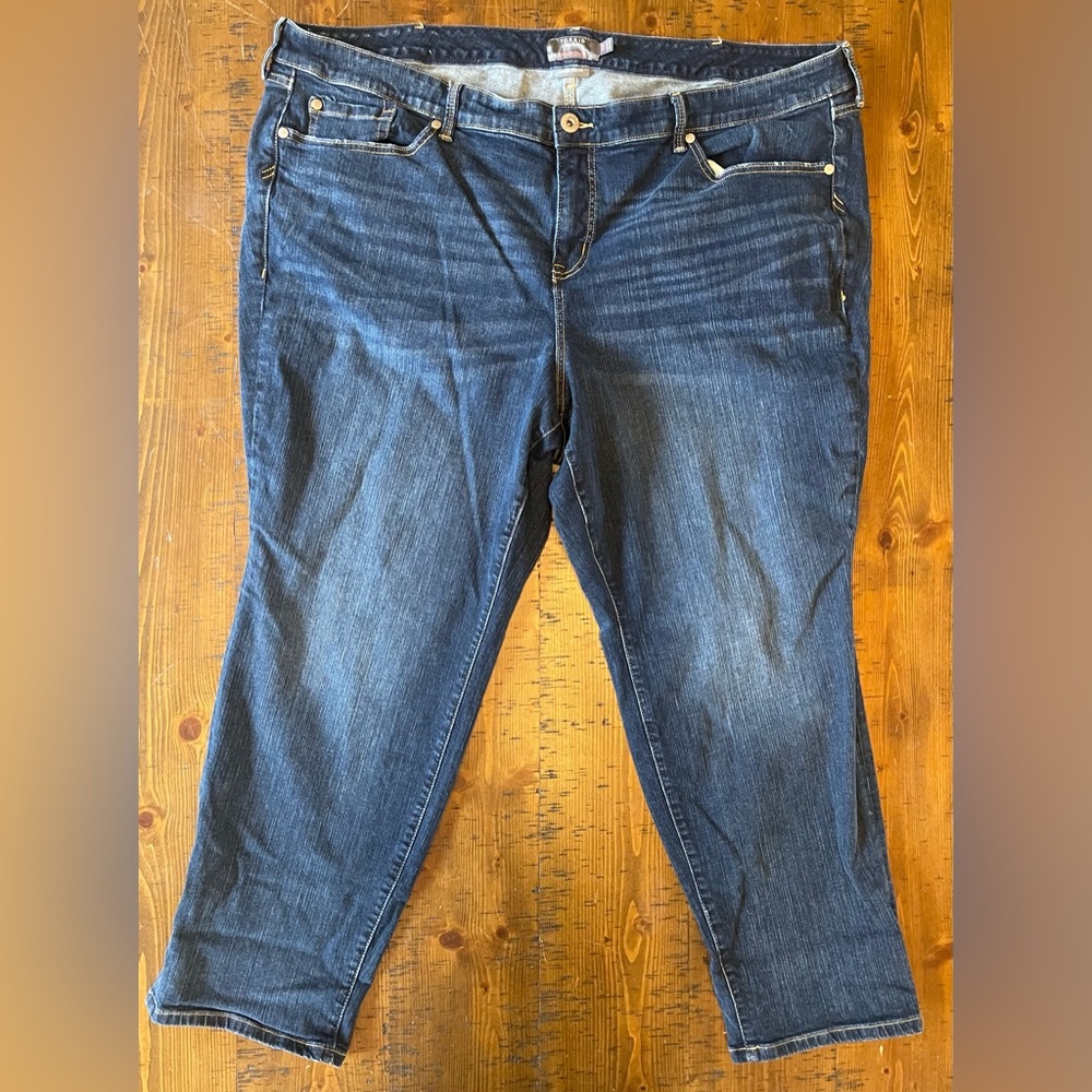 TORRID Boyfriend Straight Vintage Stretch Jeans. Size 26R